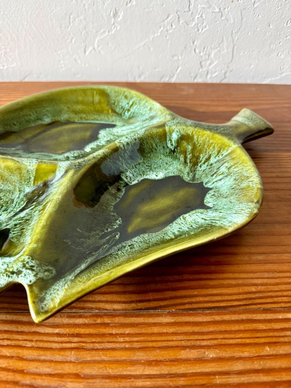 Mid-Century Modern 1960's Wade of California Pottery  Green Divided Leaf Dish - Picture 8 of 14